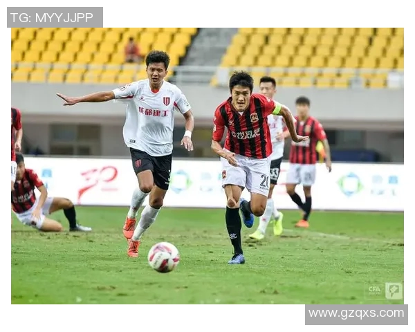 深入分析成都足球队运营策略与市场推广模式的成功之道