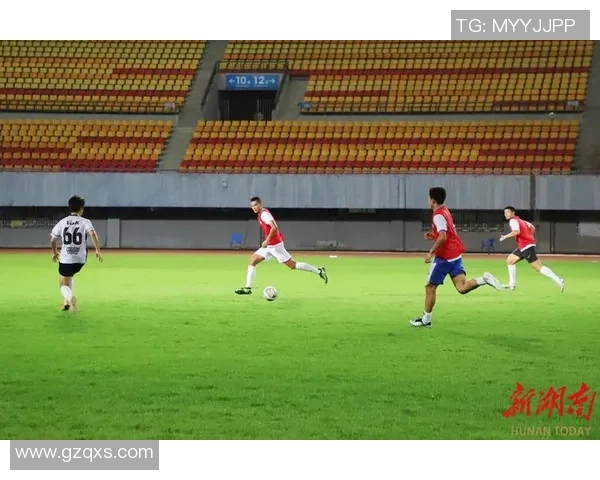 无敌足球动作带你领略极致球技与激情对抗的完美结合